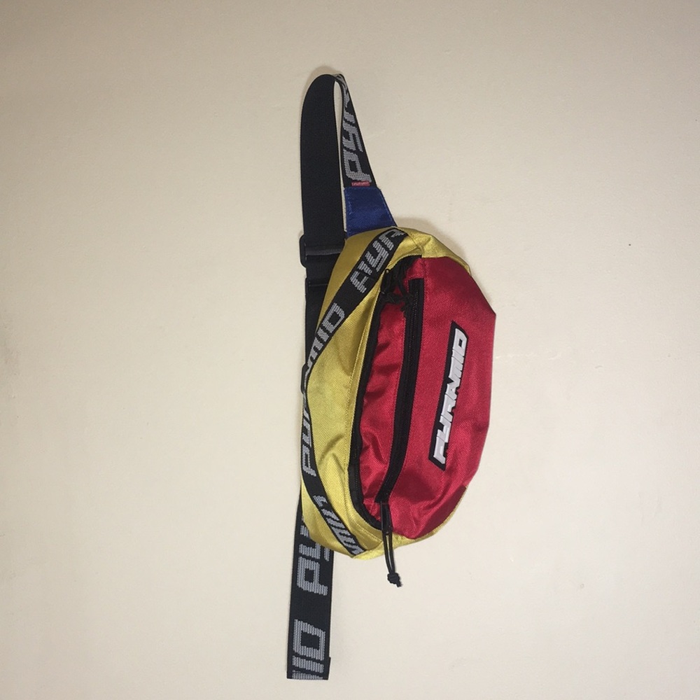 Brand new only worn once Black pyramid Fanny pack